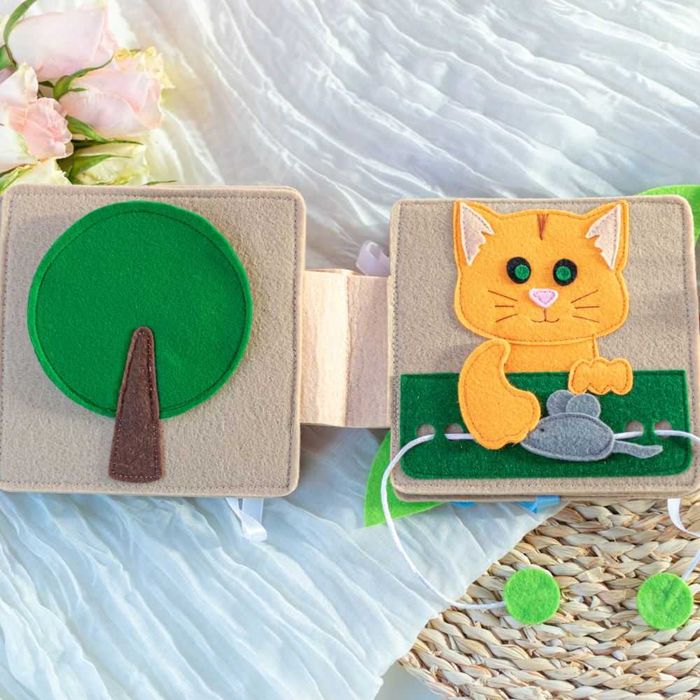 Carte Senzorială Montessori „Prietenul Ursuleț” - 6 luni