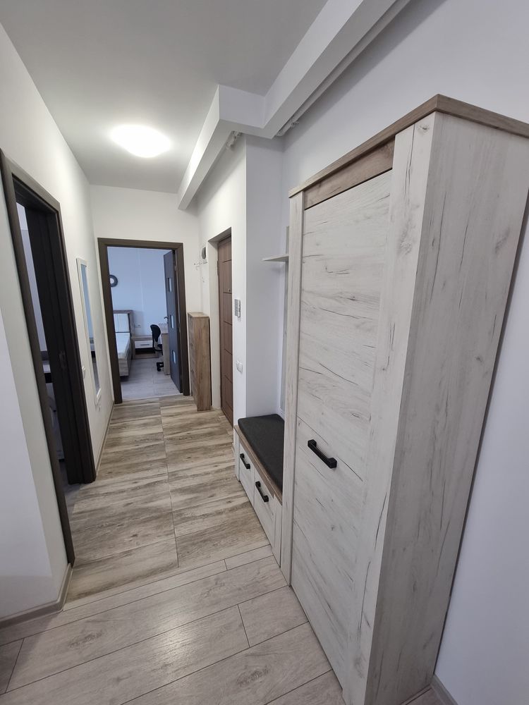 Inchiriez apartament zona Sub Cetate