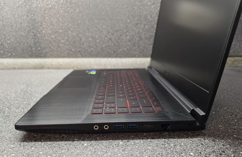 Laptop Gaming MSI GF63 12VE