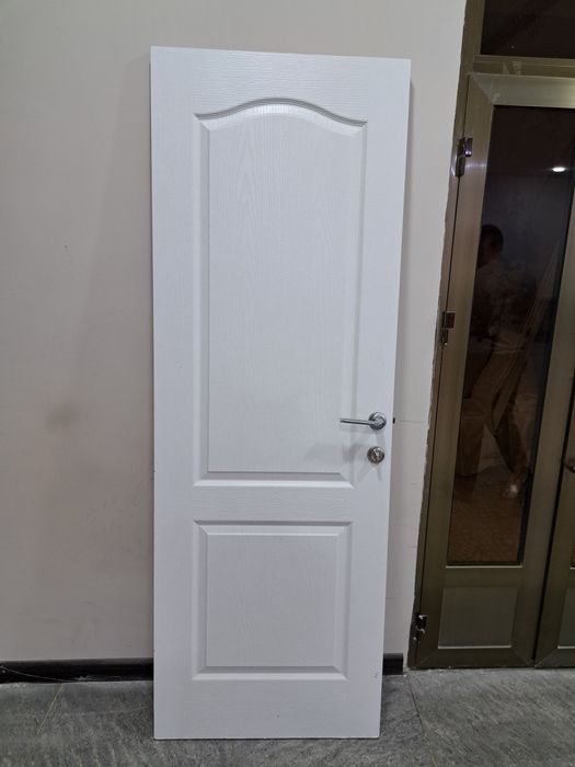 Продам двери белые б/у