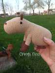 Capybara jucărie croșetată