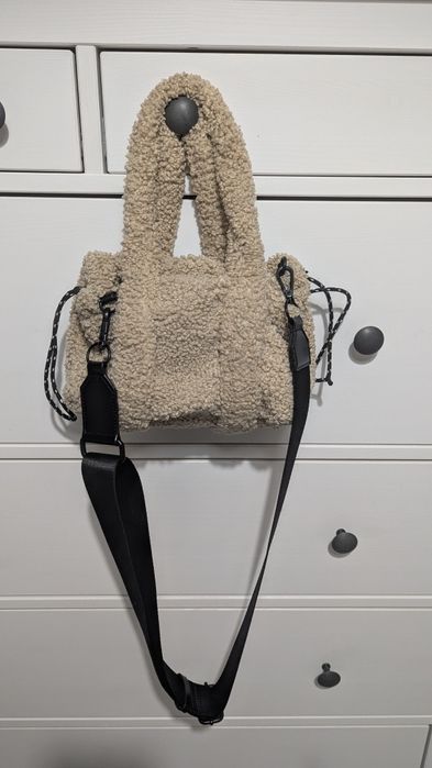 Уникална чантичка на Zara .
