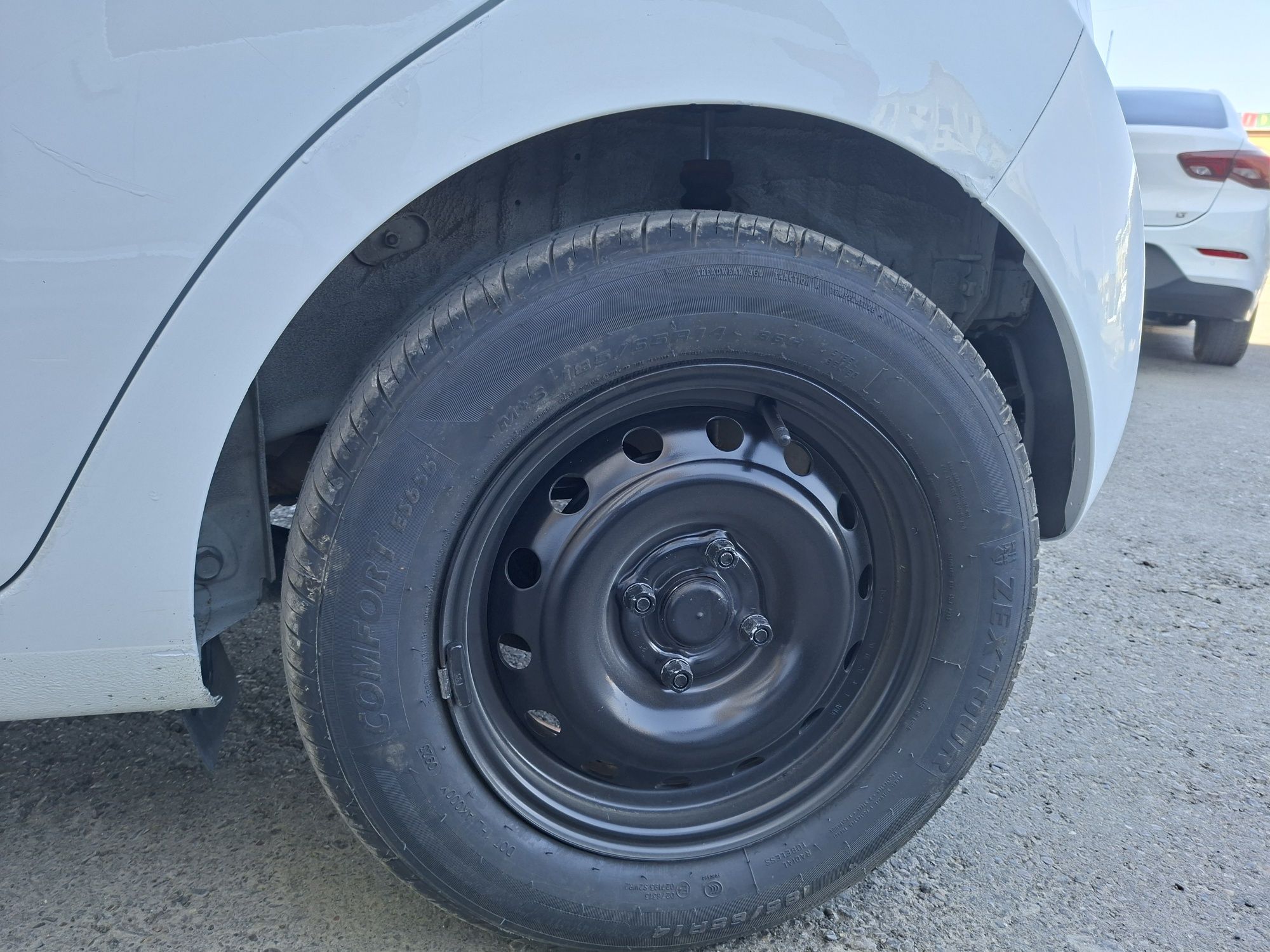 Mashina 2019 yil Metan 4Pakaleni chixol polik balonlari yaxshi myaxki