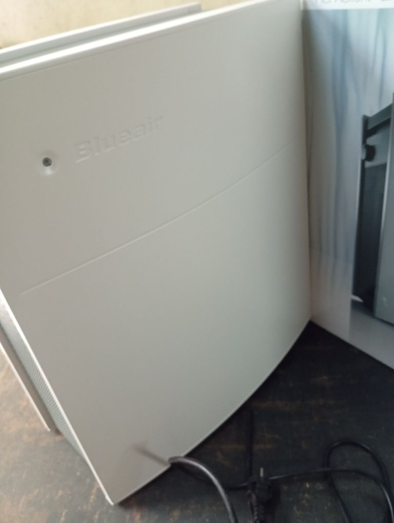 Пречиствател на въздух Blueair 403