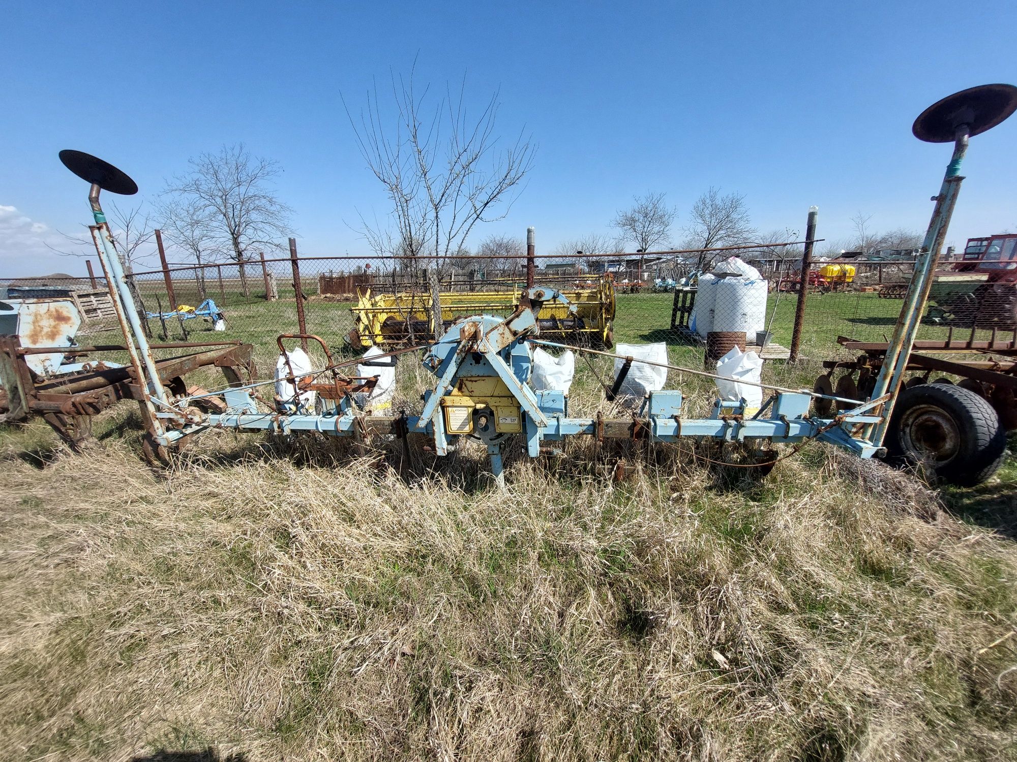 Vând utilaje agricole