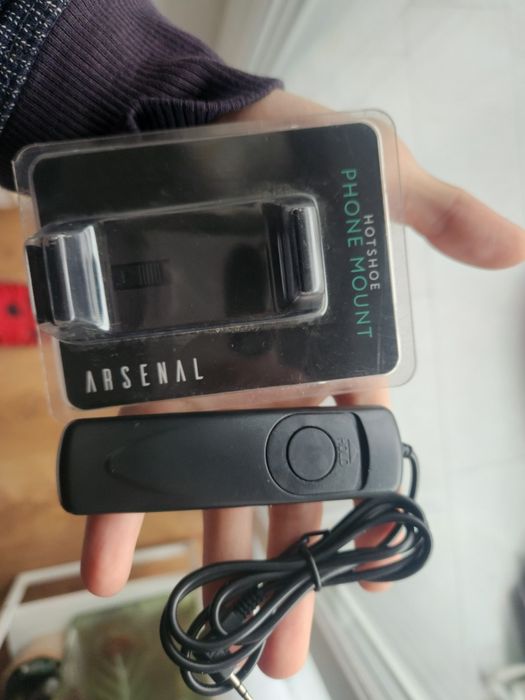 Accesorii foto trigger si suport telefon pe camera