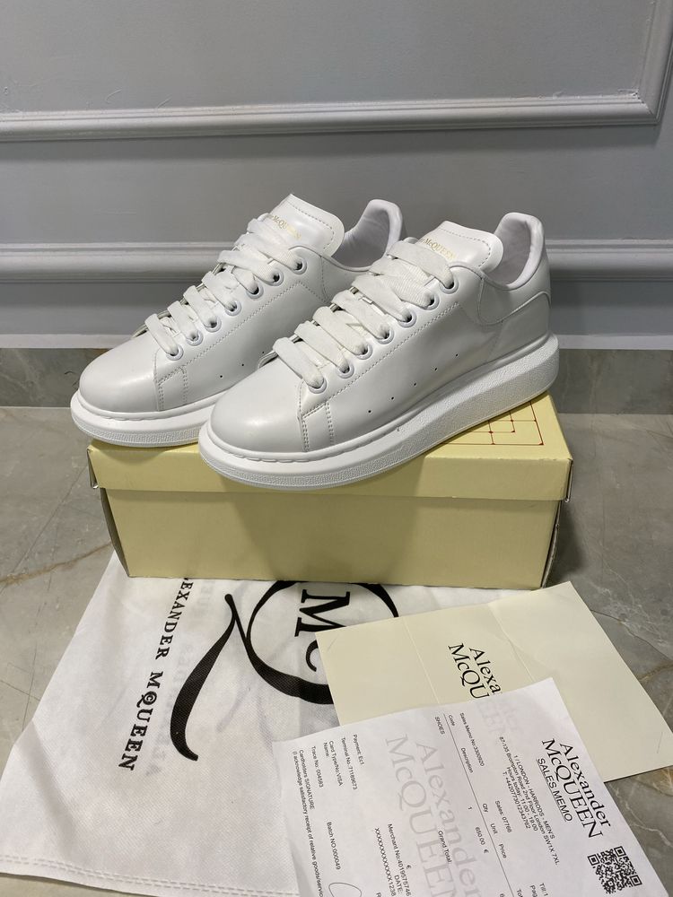 Adidasi McQueen Sneakers