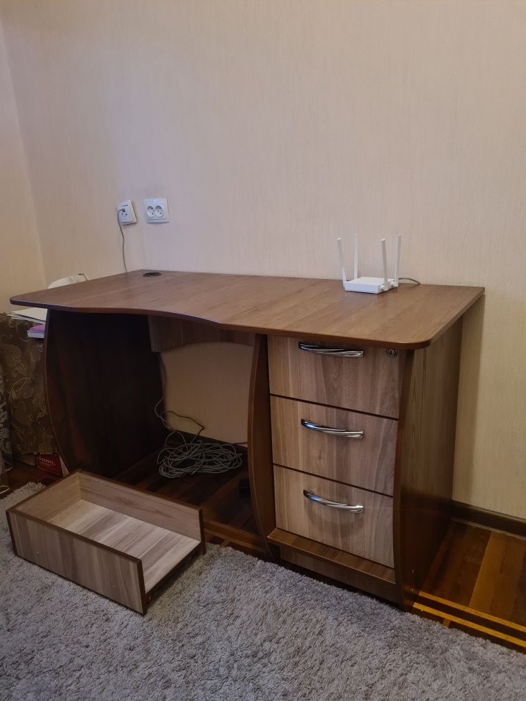 Рабочий стол б/у