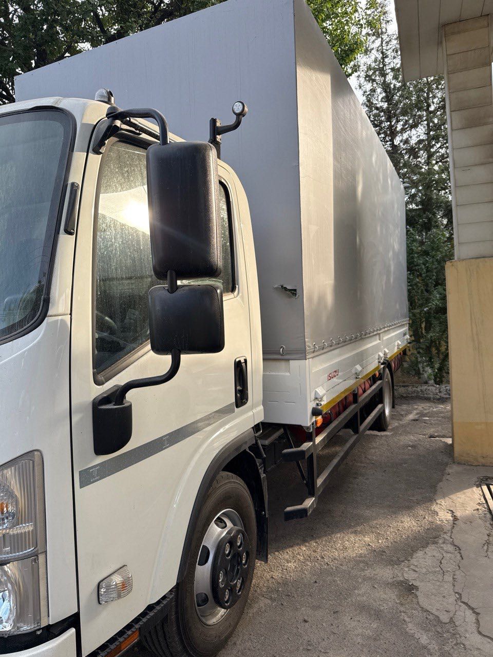 2024yil Isuzu NQR 90L