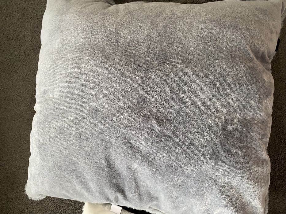 Perna pufoasa, cu umplutura, 40*40cm, fulg de nea, Craciun