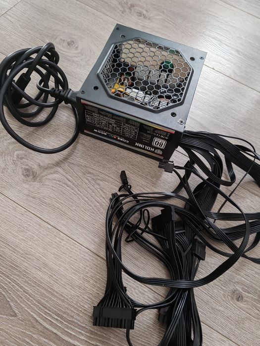 Vând sursa alimentare Kolink Core RGB 600 W • ATX • 80 PLUS • Cablu pl