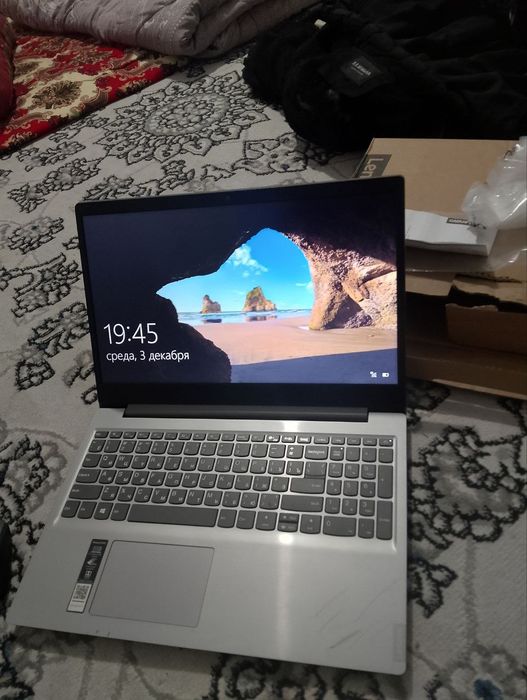Noutbuk lenovo ideapad