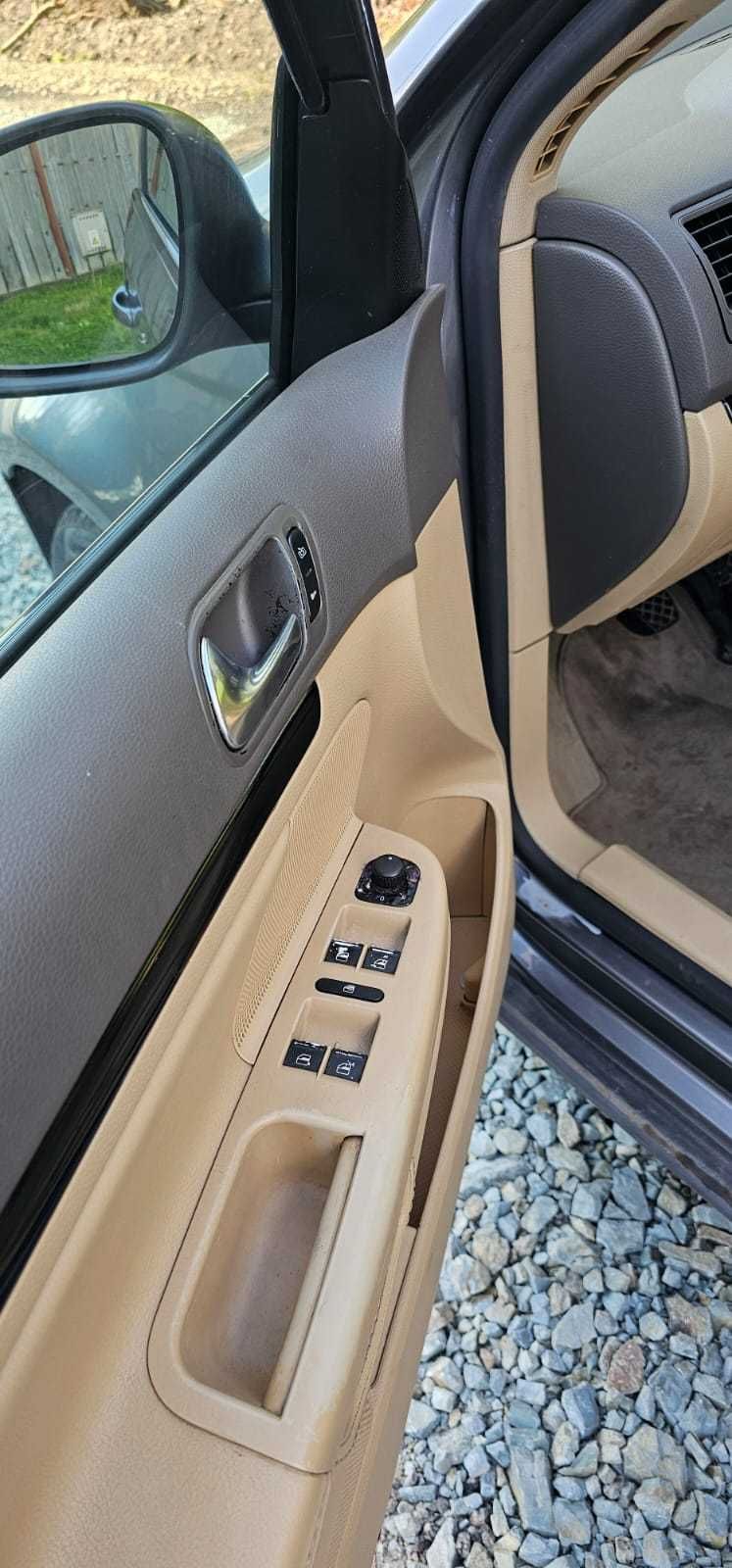 Vw Jetta 2.0 benzina 2006.