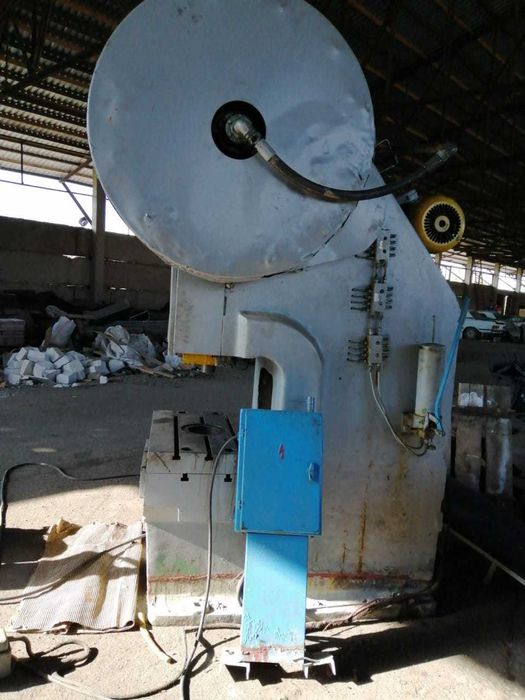 Пресс  усилие 40 тн марка к 2126А