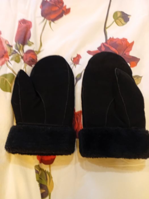 Продам меховые варежки из натурального меха овчины..