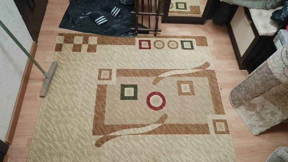 Gilam sotiladi holati yahwi