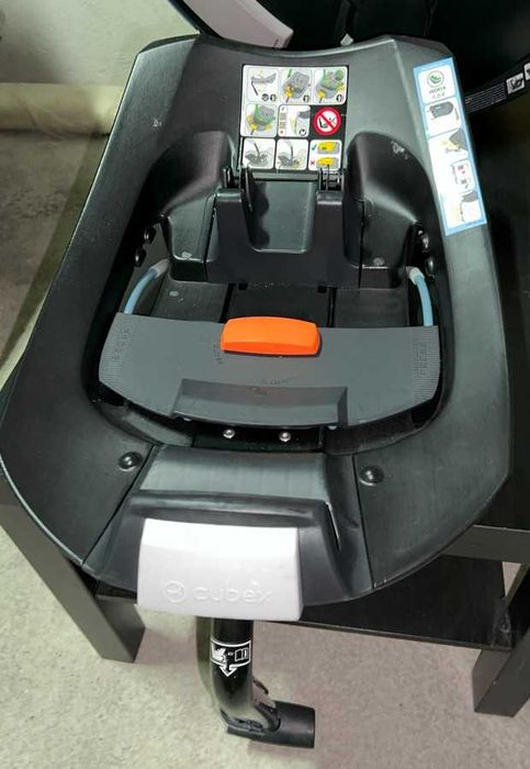 Стол за кола Cybex Aton 5. Група 0+ (0-13 кг.) + База за стол за кола