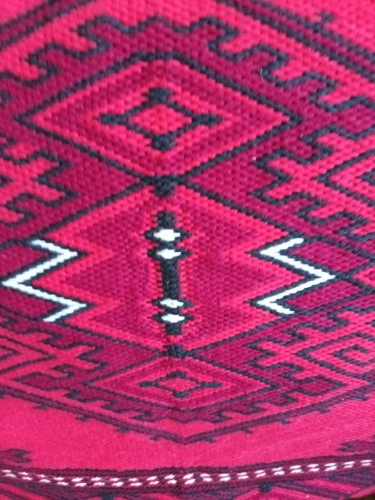 Продавам везени възглавници