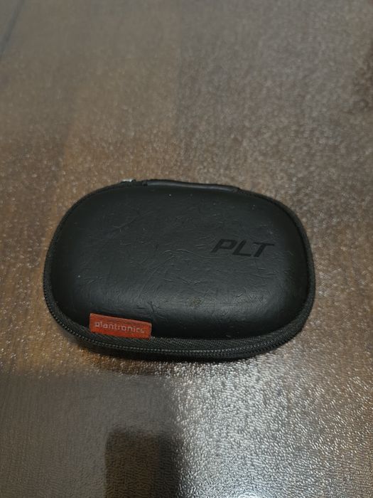 Se vinde casca Plantronics cu dock incarcare