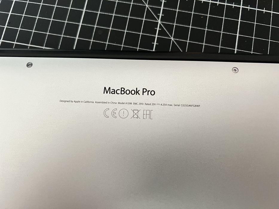 MacBook Pro Retina 15” i7 / 16GB / 500GB SSD + mouse – stare excelenta