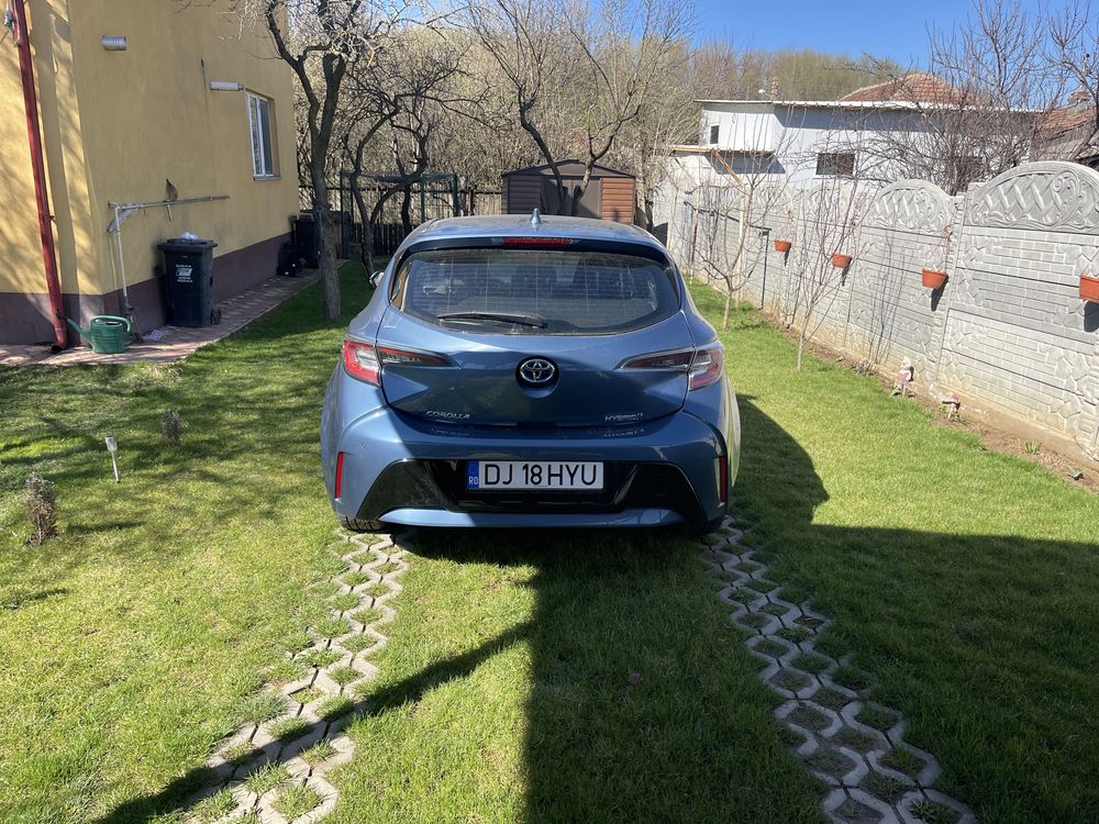 Toyota Corolla 2022 hybrid 1,8 model Bussines, baterie Li-Ion