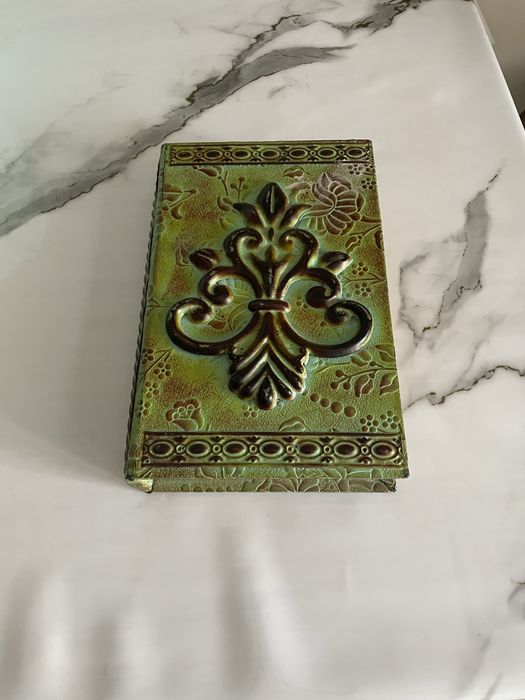 Продам шкатулку-книжку