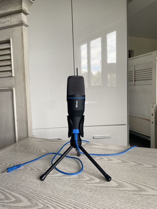 Microfon Trust Cu Tripod