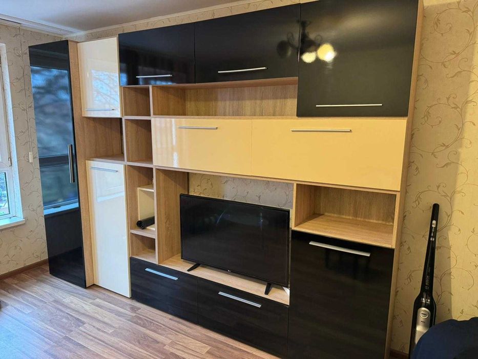 Mobila living-stare foarte buna-aproape noua