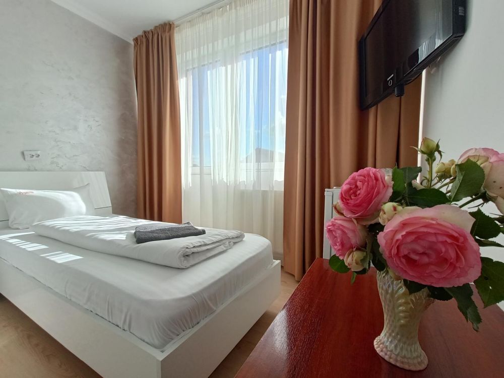 Inchiriez pensiune turistică linga Oradea,60loc cazare cu restaurant
