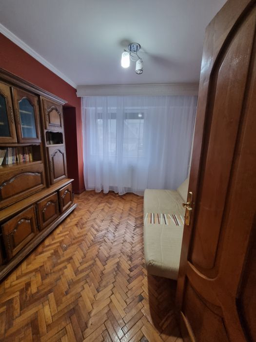 Apartament 3 camere de inchiriat