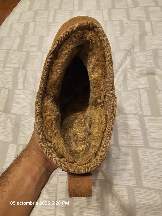 Vând UGG piele întoarsă 150 lei