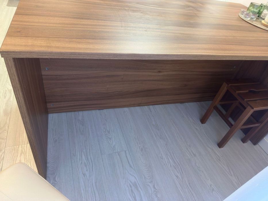 Masa + 4 scaune rotative