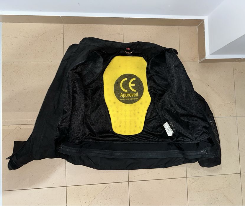 Geaca moto din material textil, marimea S/M, de culoare neagra