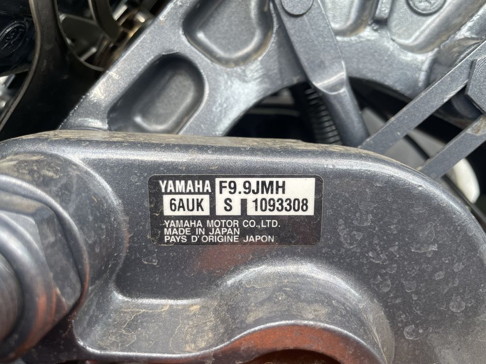 Raptor XWJDE-300 с извънбордов двигател Yamaha Four Stroke 9.9 к.с