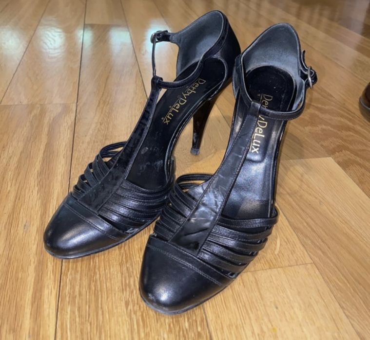 Pantofi cu toc de piele