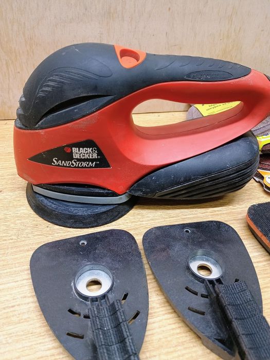 Виброшлайф Black Decker