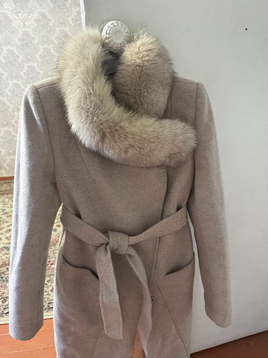 Качественное пальто с натуральным мехом
