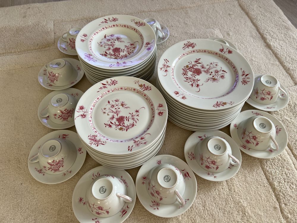 Serviciu de masa 12 persoane portelan francez Vintage aurit LIMOGES