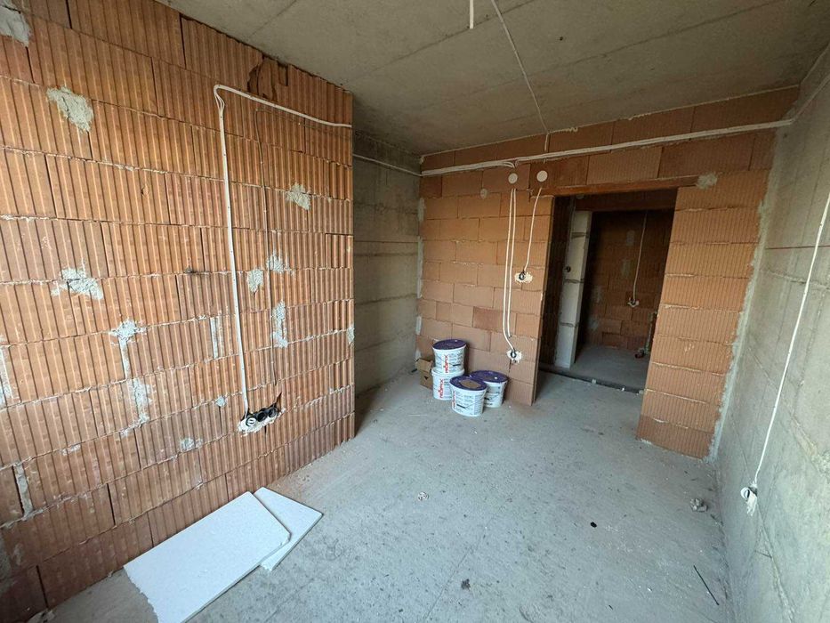 Продава се Тристаен апартамент в Пловдив, Коматевски възел - 84 кв.м за 1275 €/кв.м - Снимка #3