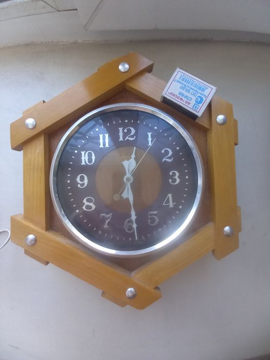 Продаются настенные часы завода , Маяк,,