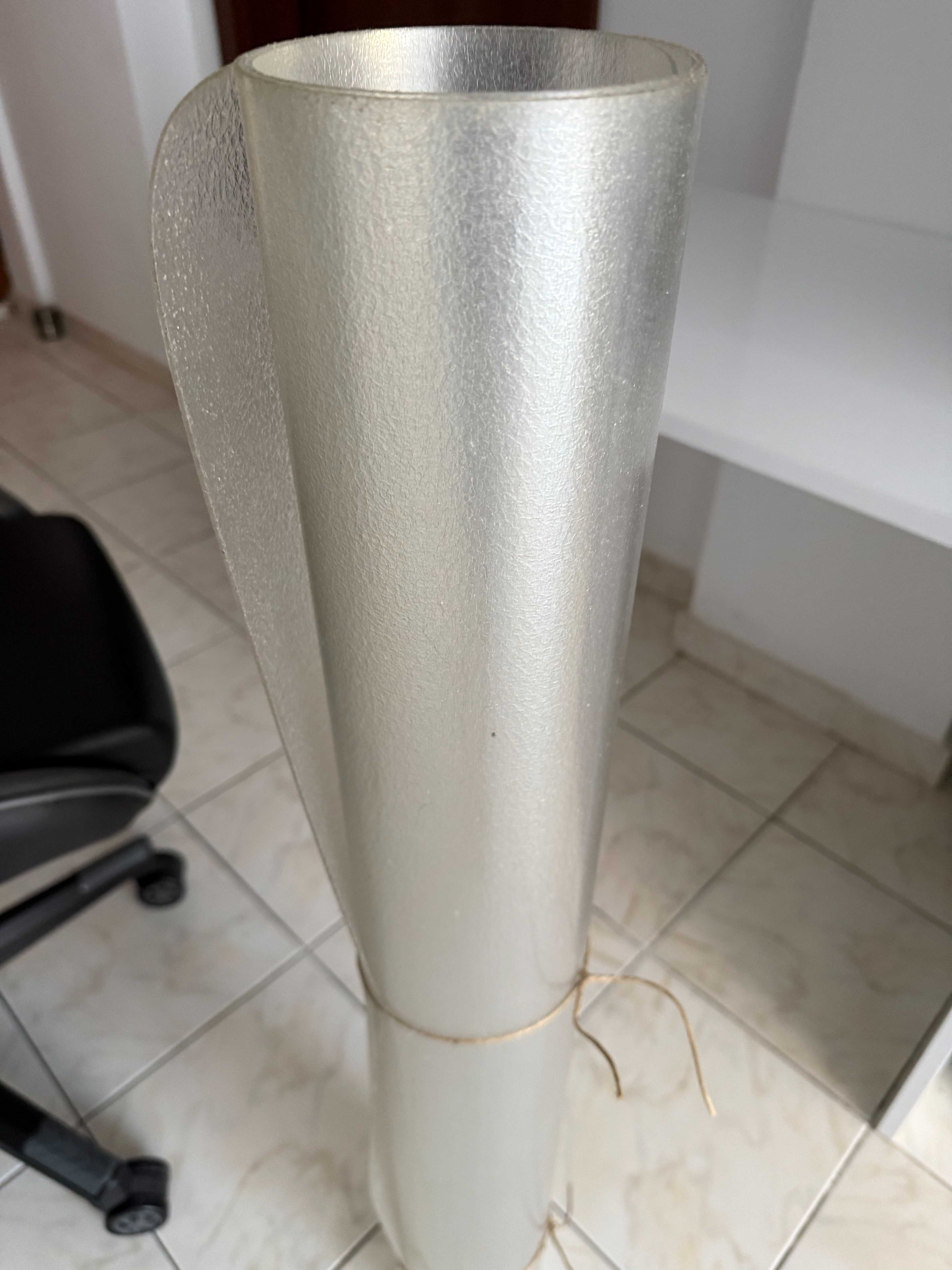 Masa de birou alba 90 x 60 cm  si covoras pvc protectie pardosea