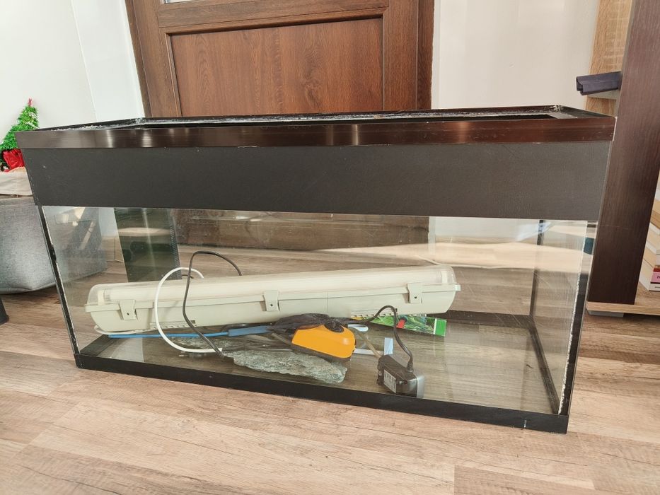 Acvariu în stare foarte bună