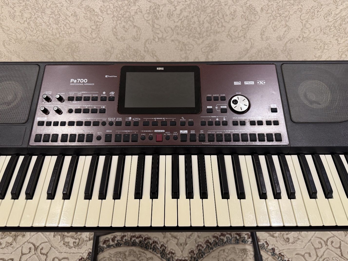 Korg PA 700 почти новый состояние отличное