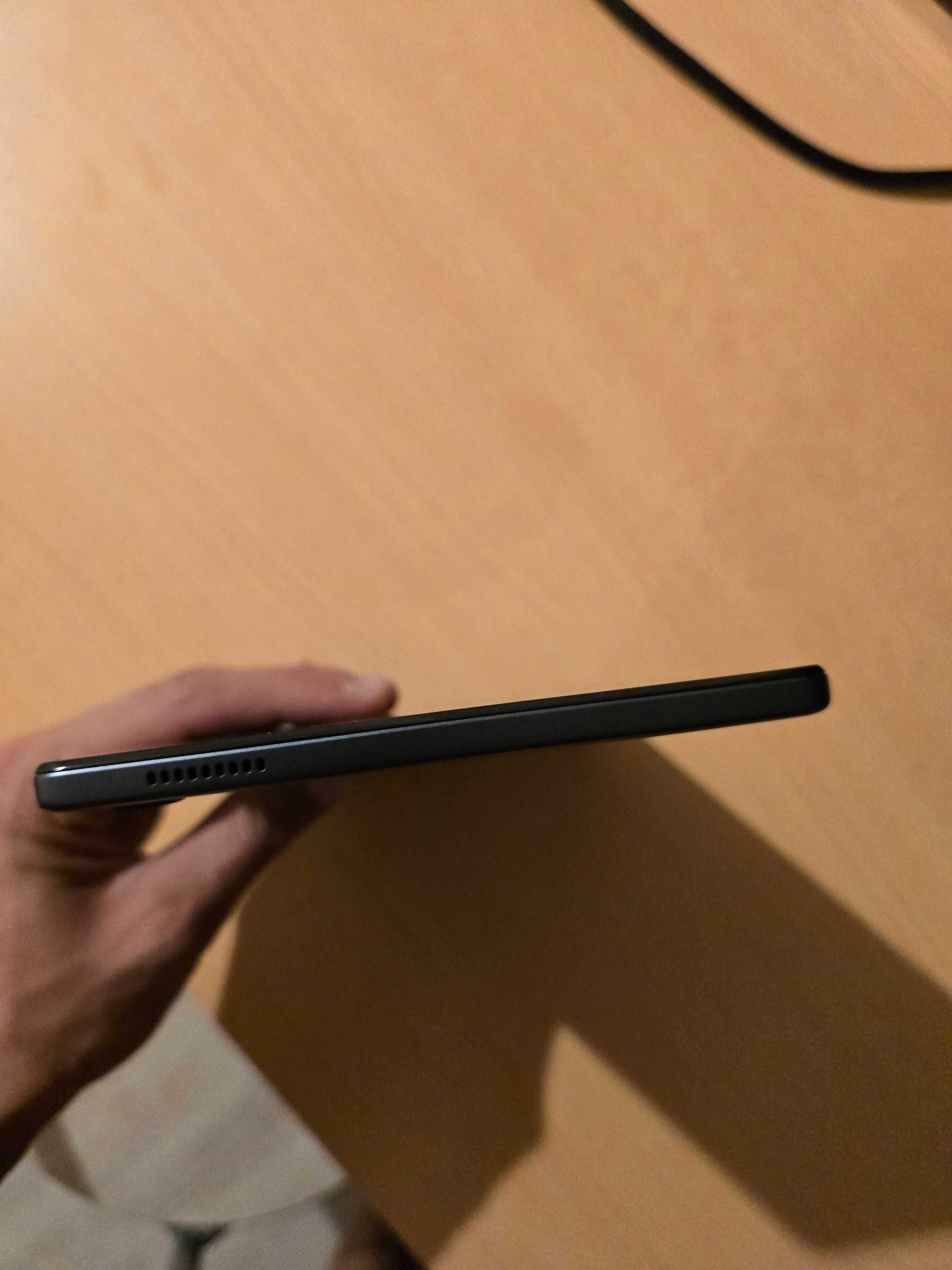 Продавам Samsung Tab A7