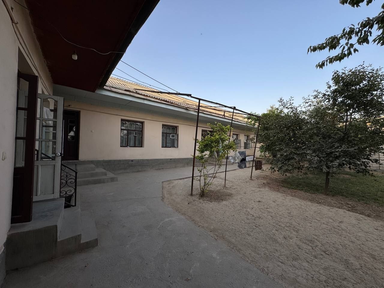 Продаётся участок 9 соток ул.Матонатли 130м² ор-р: алгоритм бетонка
