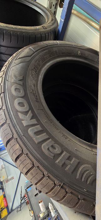 Нови бусови гуми 215 65 15C Hankook