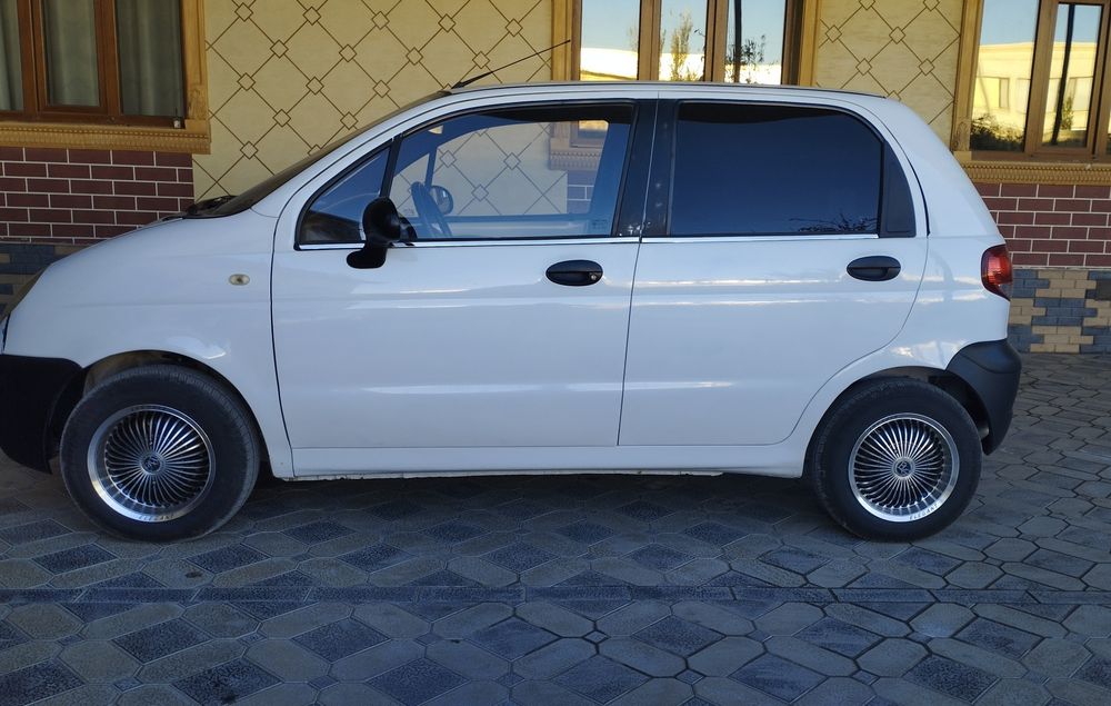 Матиз сотилади метанда