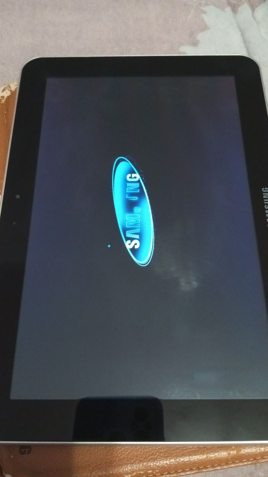 Продавам таблет Samsung