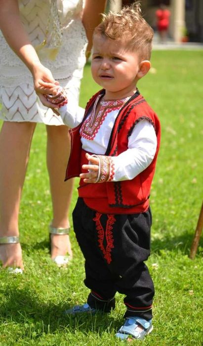 Направи щастливи своите деца и внуци! Избери детска носия още сега!