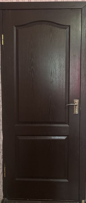 Продаю меж комнатные двери 2 штуки  в отличном состоянии